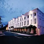 Hampton 4*