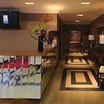 Hampton 4*