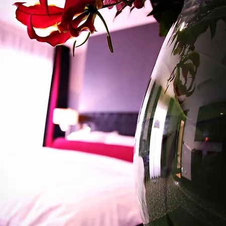 Отель Hampton 4*