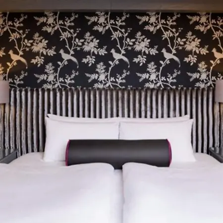 Hampton Отель 4*