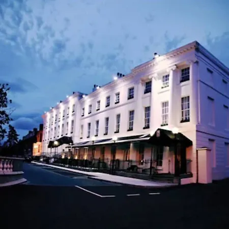 Hampton 4*