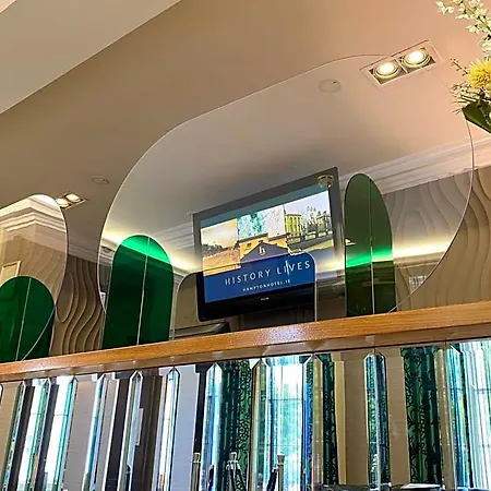Hampton Отель 4*