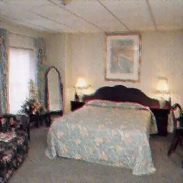 Hampton 4*