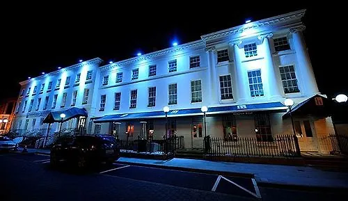 Hampton فندق 4*