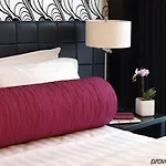Hampton 4*